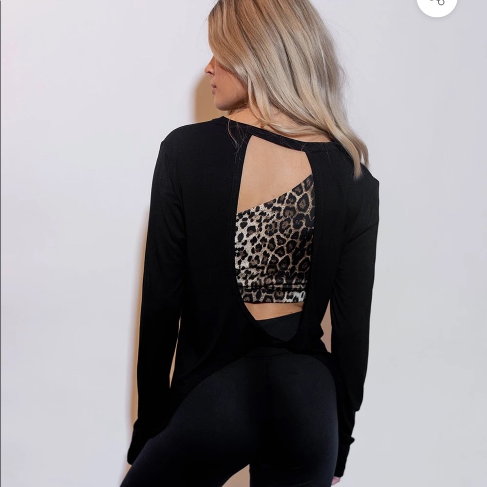 Brand new Vickie lounge top